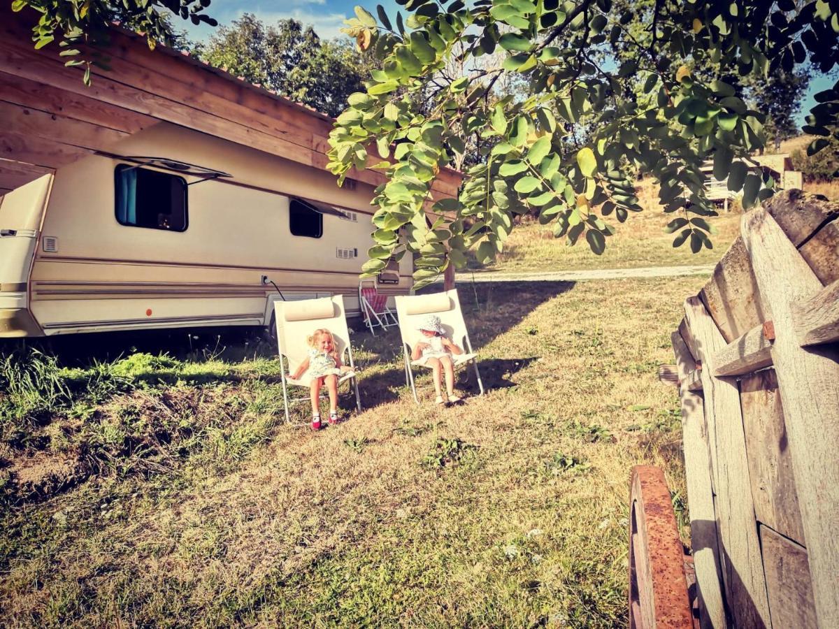 Caradjango , Caravane Chauffee Et Climatisee Lupersat Exteriér fotografie